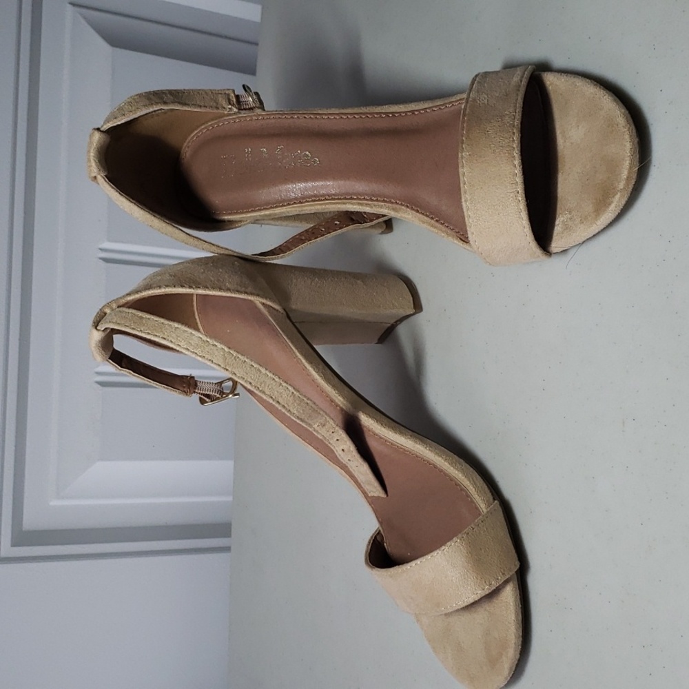 Bella Marie High Heel Suede Dress Shoes Open Toe SZ 6.5